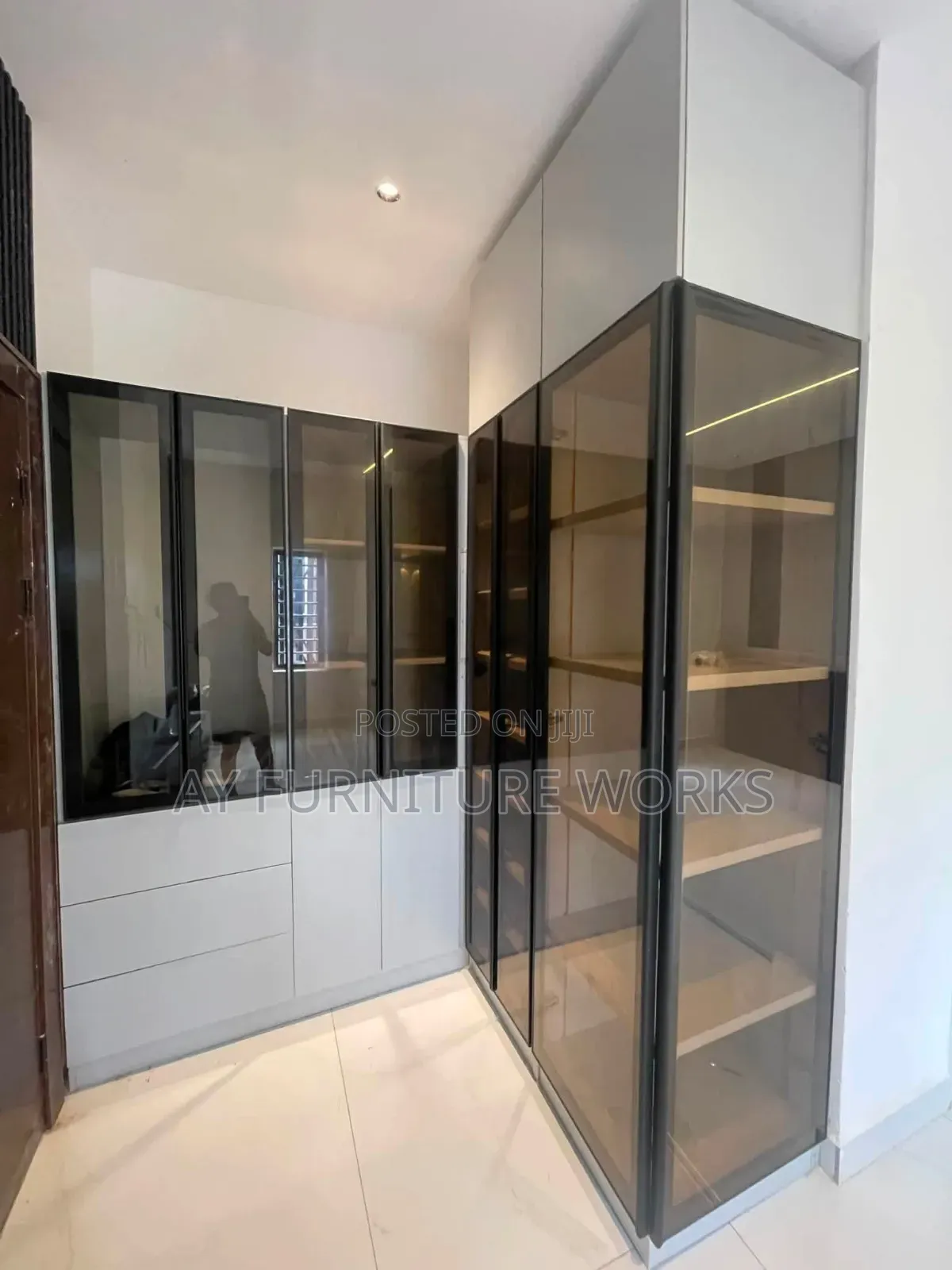 L-Shaped Walk-in Closet
