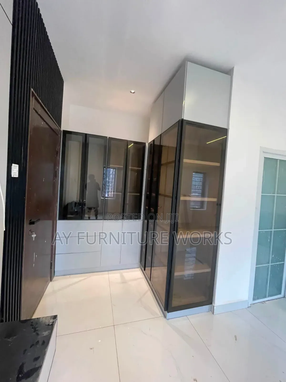 L-Shaped Walk-in Closet