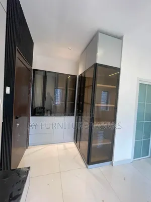 L-Shaped Walk-in Closet