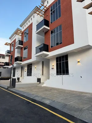 4bdrm Townhouse/Terrace in Utako for sale
