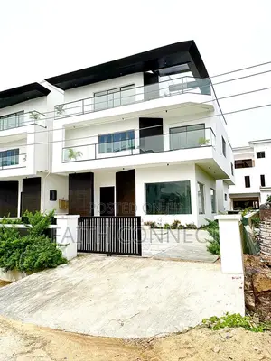 5bdrm Duplex in Lekki for sale