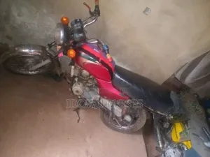 Bajaj Boxer 100 2023 Red