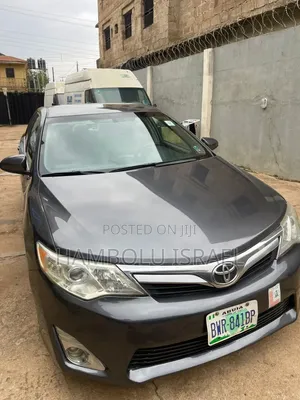 Toyota Camry LE 4dr Sedan (2.5L 4cyl 6A) 2012 Gray