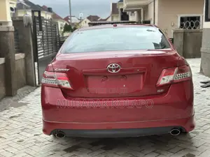 Toyota Camry SE 4dr Sedan (2.5L 4cyl 6AM) 2010 Red