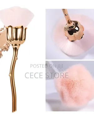 Powder/Nail Brush