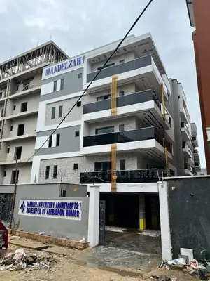 3bdrm Apartment in Lekki Phase 1 for sale