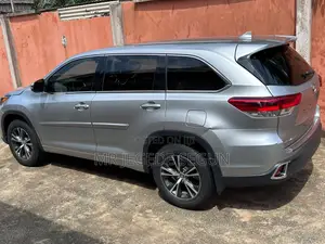 Toyota Highlander 2018 Silver