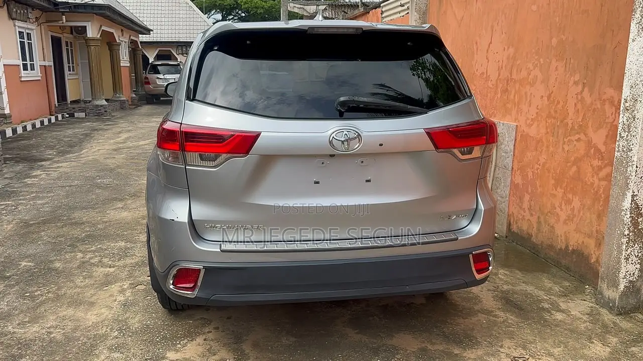Toyota Highlander 2018 Silver