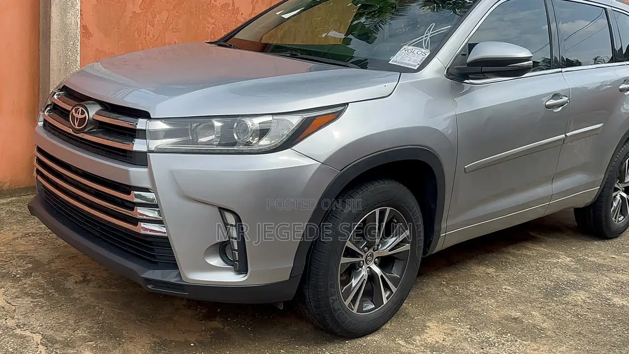 Toyota Highlander 2018 Silver