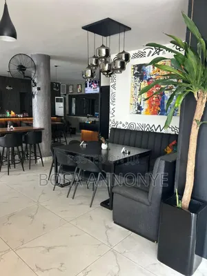 Functional Restauarant Space