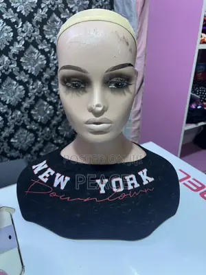 Mannequin Head