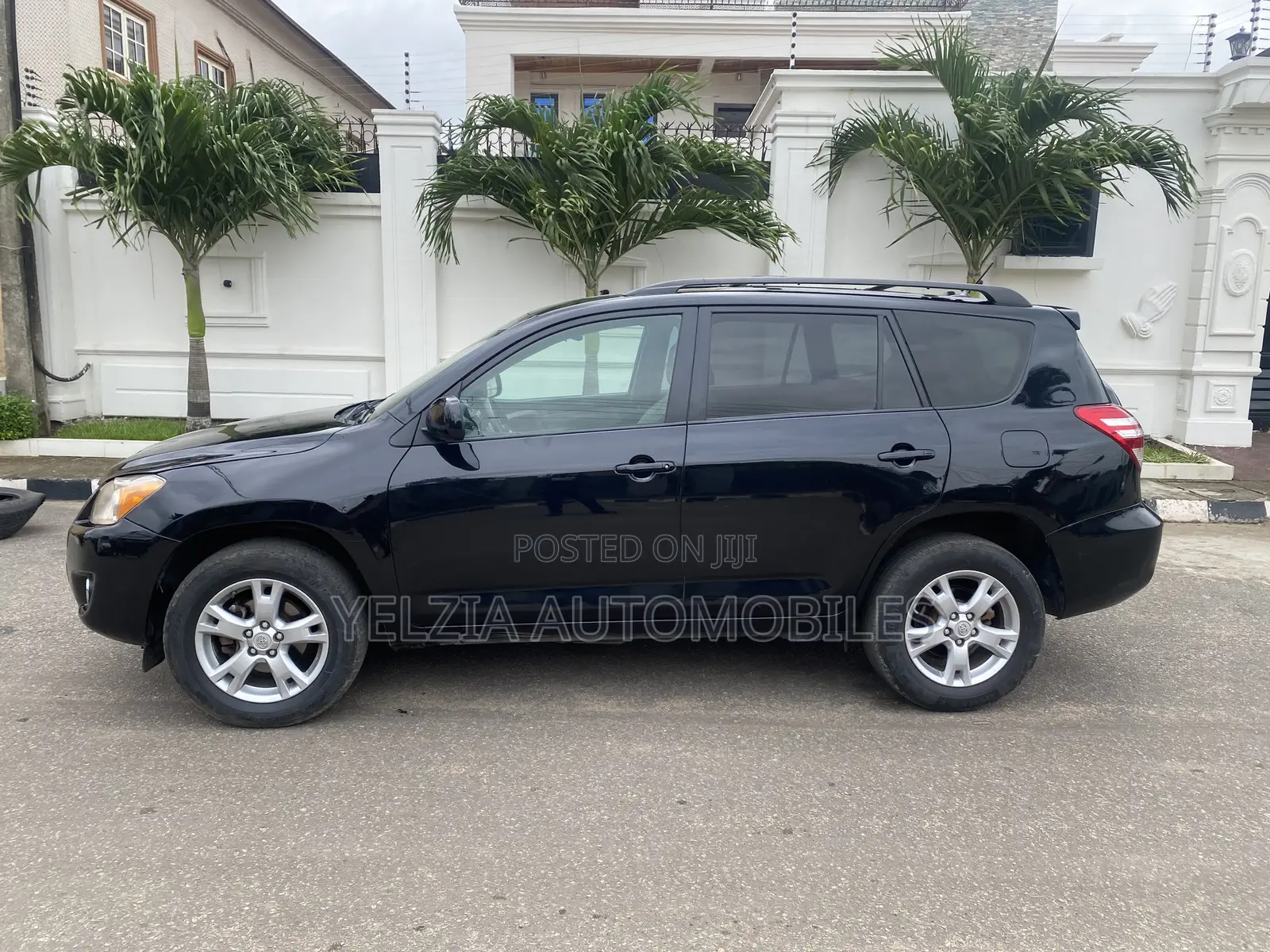 Toyota RAV4 2012 Black
