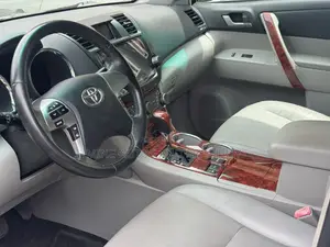 Toyota Highlander Limited 2012 Silver