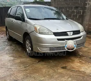 Toyota Sienna XLE 2005 Gray