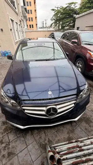 Mercedes-Benz E350 2015 Blue