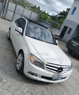 Mercedes-Benz C300 2010 White