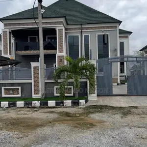 5bdrm Duplex in Leisure Court, Lugbe District for sale