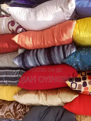 Premium Living Room Throw Pillows – Luxury Sofa Cushions