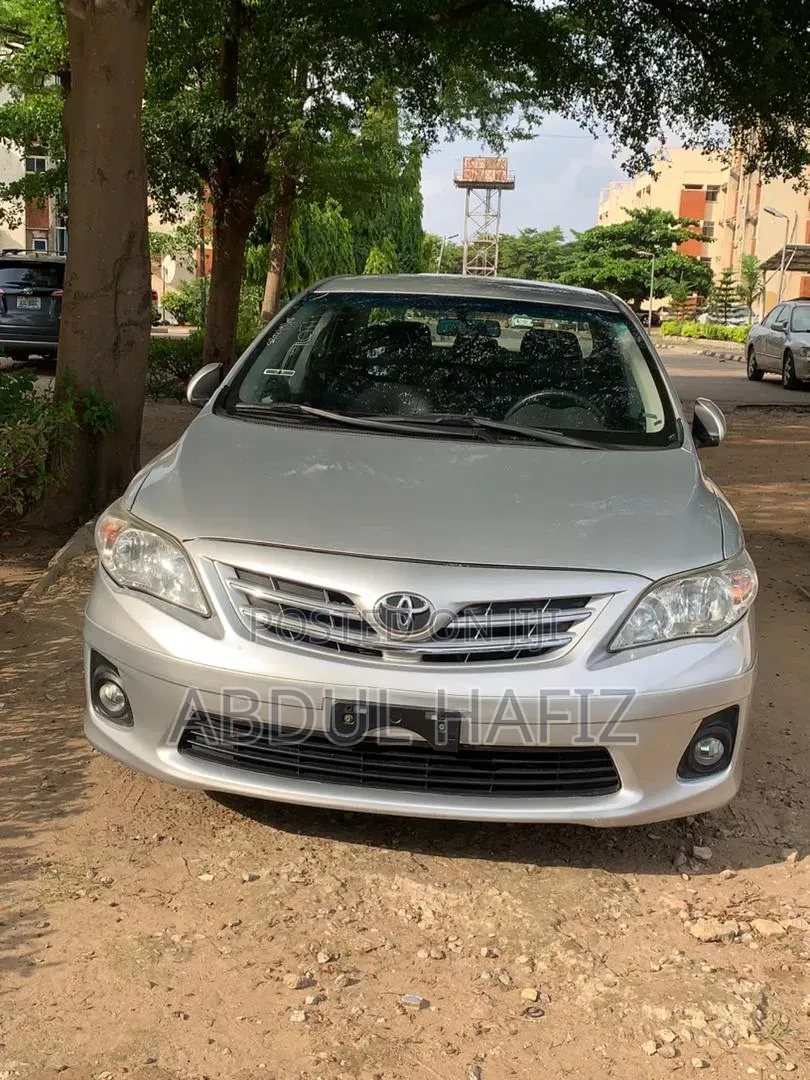 Toyota Corolla 2010 Silver