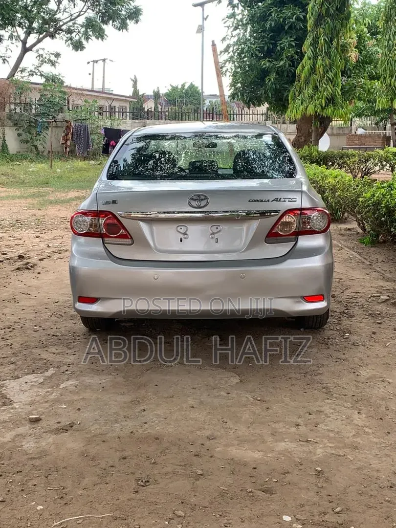 Toyota Corolla 2010 Silver