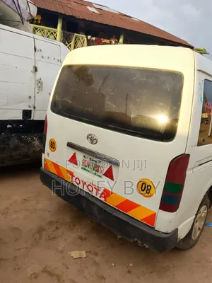 Toyota HiAce 2019 White