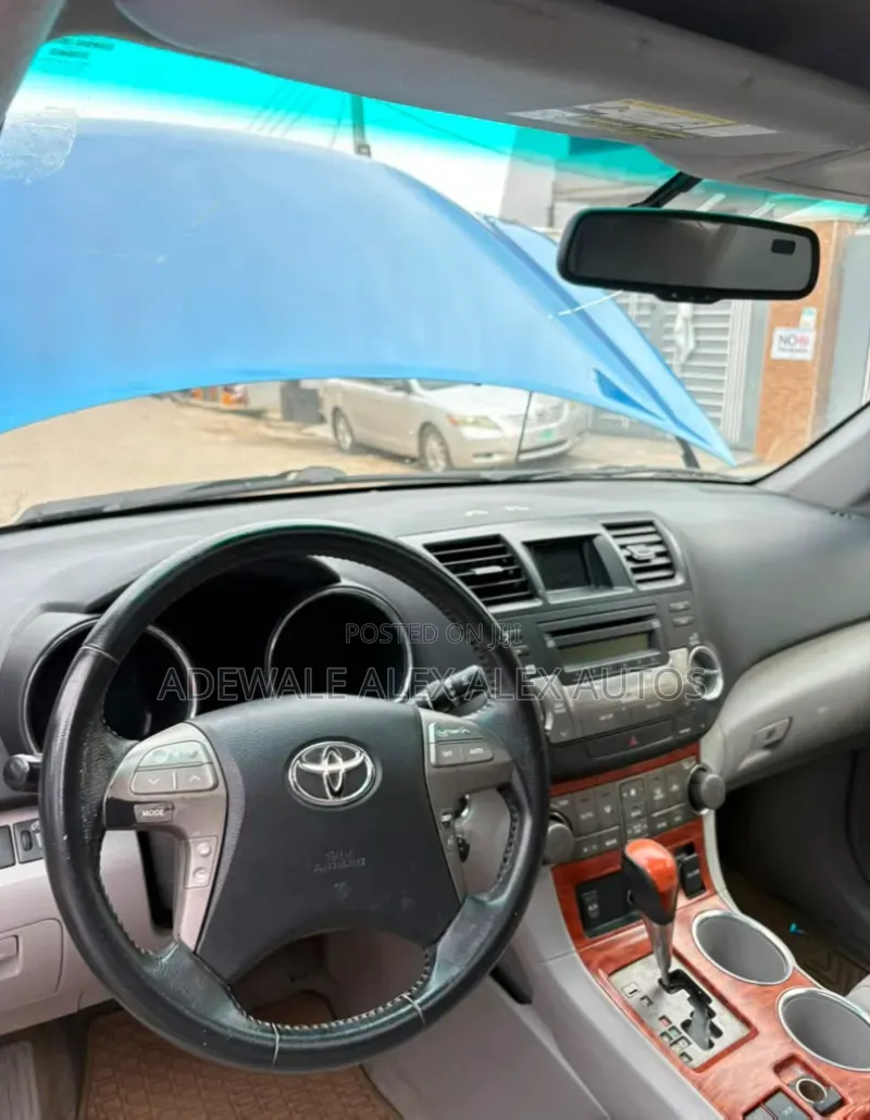 Toyota Highlander 2010 Blue