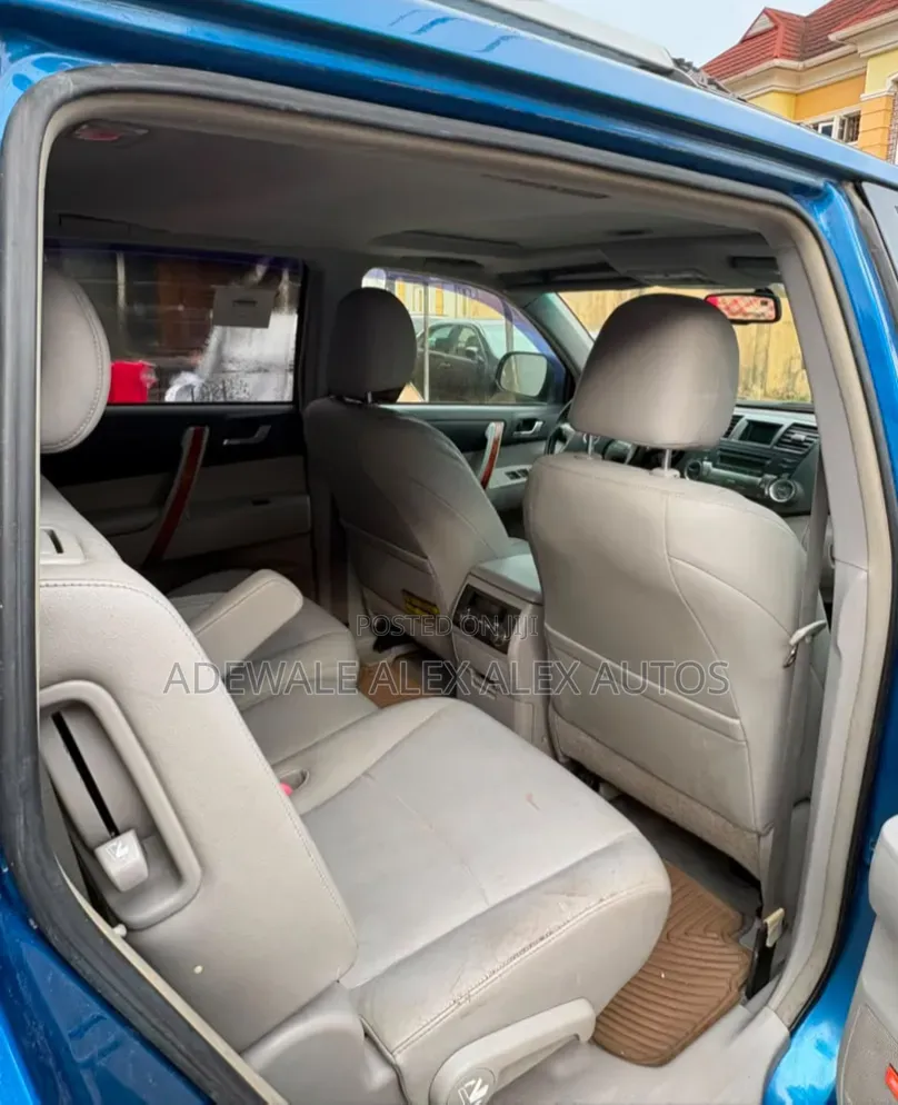 Toyota Highlander 2010 Blue