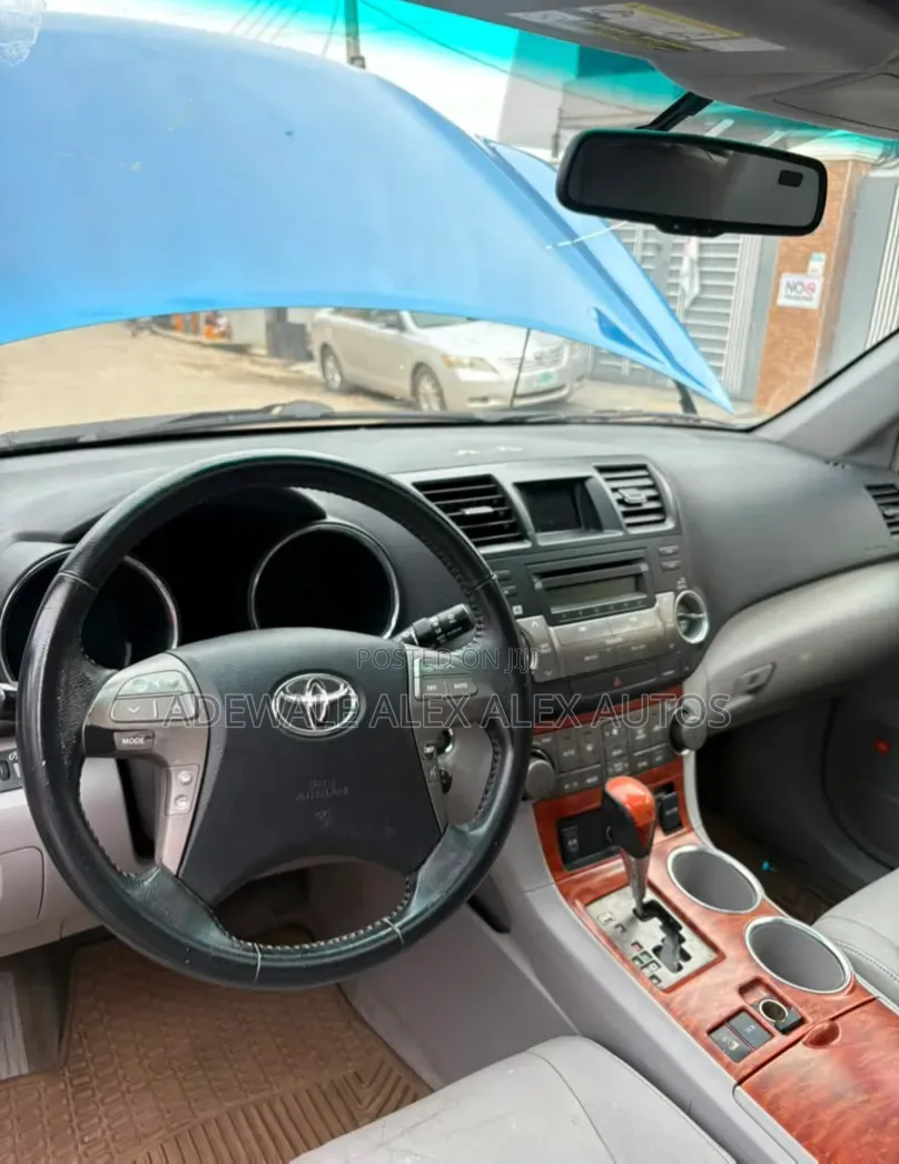 Toyota Highlander 2010 Blue