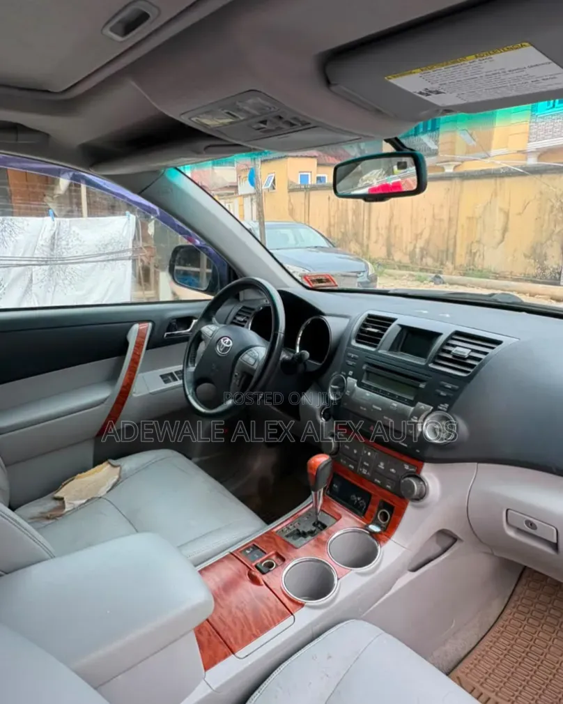 Toyota Highlander 2010 Blue