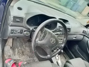 Toyota Avensis 2006 Blue