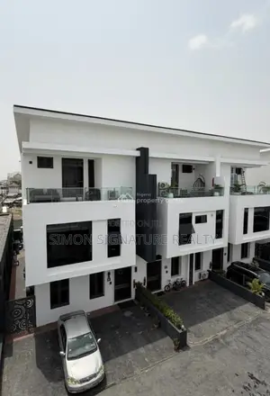 5bdrm Townhouse/Terrace in A Nice, Serene And, 1004 for sale