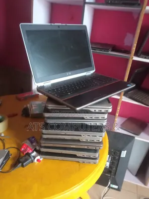 Laptop Dell Latitude E6520 4GB Intel Core i5 HDD 500GB