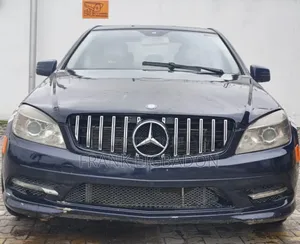 Mercedes-Benz C300 2011 Blue