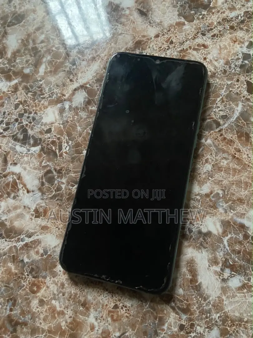 Tecno Spark 8C 64 GB Blue