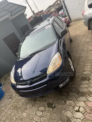 Toyota Sienna CE 2005 Blue