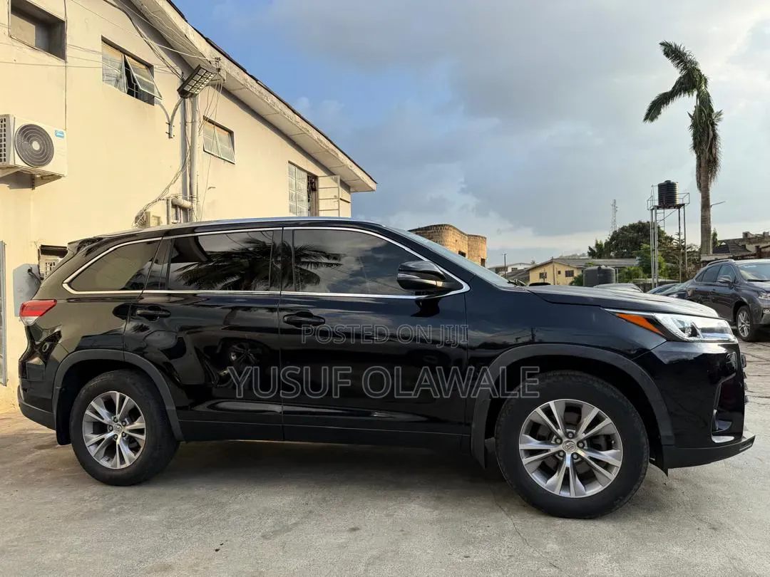 Toyota Highlander 2016 Black