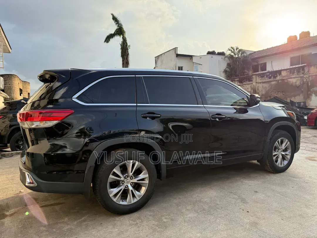Toyota Highlander 2016 Black
