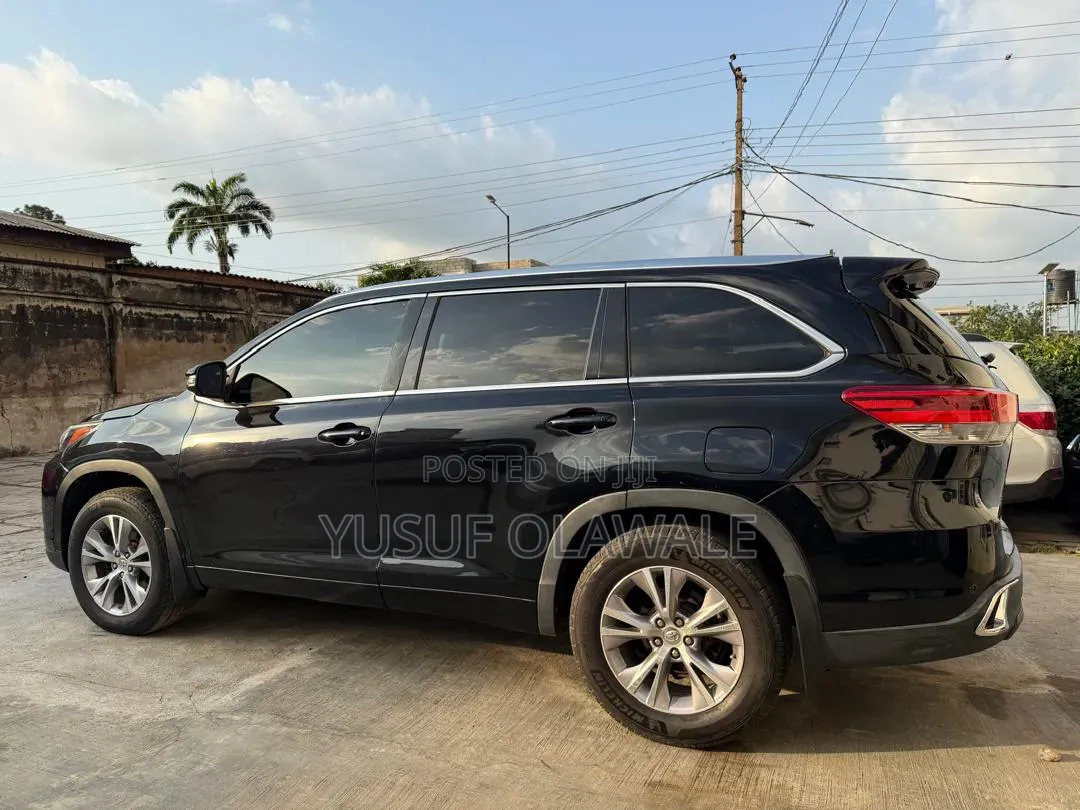 Toyota Highlander 2016 Black