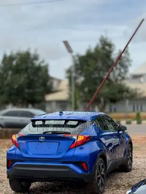 Toyota C-HR 2021 Blue