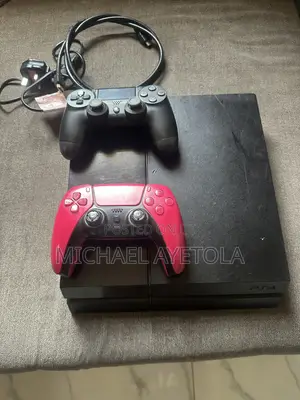 PlayStation 4 Hacked With 8 Latest Games and Two Controllers HDMI