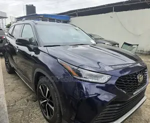 Toyota Highlander 2021 Blue