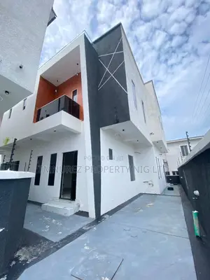 4bdrm Duplex in Chevron for sale