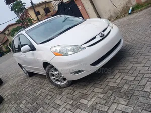 Toyota Sienna 2006 White