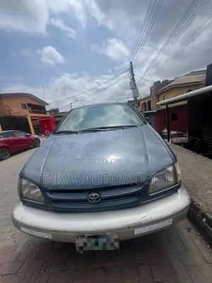 Toyota Sienna XLE & 1 hatch 2000 Blue