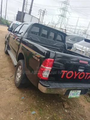 Toyota Hilux SR5 4x4 2013 Black