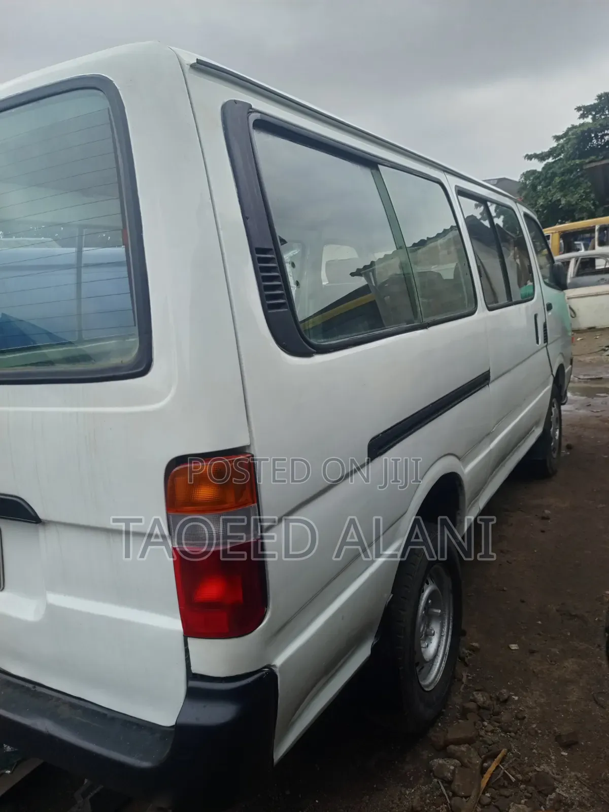 Toyota HiAce 1999 White