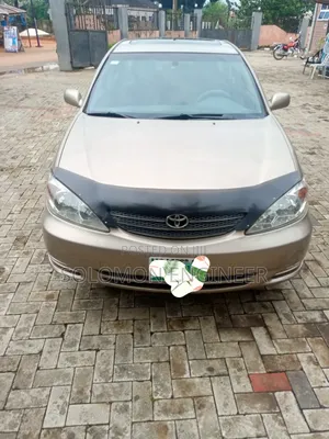 Toyota Camry XLE 4dr Sedan (2.4L 4cyl 4A) 2003 Gold