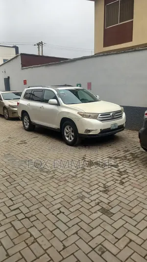 Toyota Highlander 3.5L 4WD 2013 White