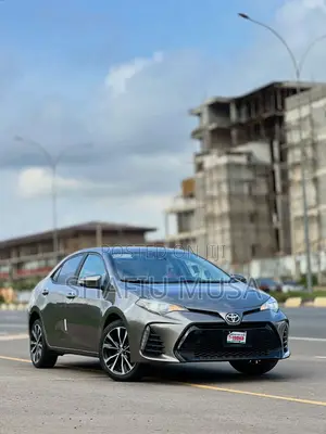 Toyota Corolla SE (1.8L 4cyl 2A) 2018 Gray