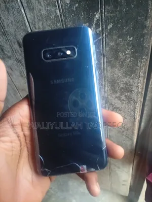 Samsung Galaxy S10e 128 GB Black